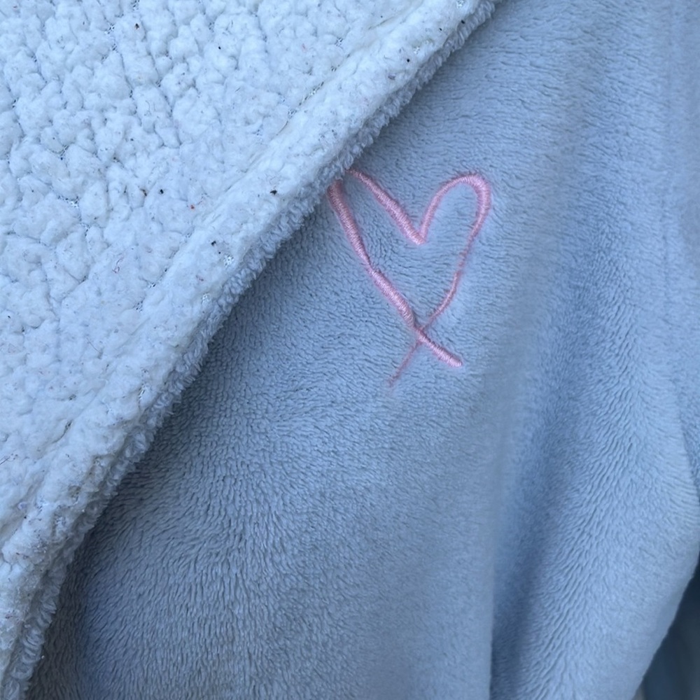 VS Angels Robe - Picture 3 of 11